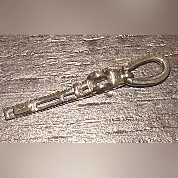 **HOST PICK** STUNNING Diamond & White Gold Key Necklace - Picture 8 of 13